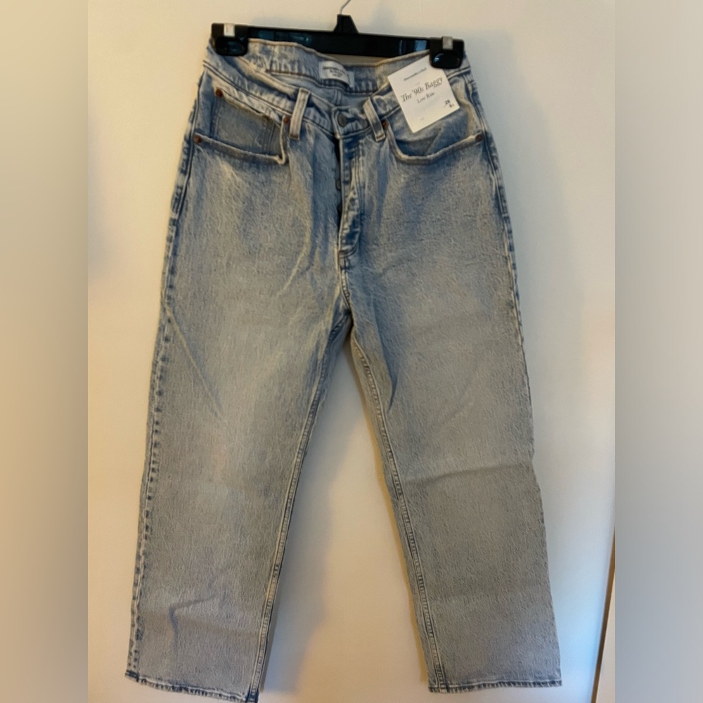 NWT Abercrombie The 90s Baggy Low Rise Size 28S